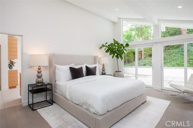 Detail Gallery Image 17 of 28 For 11 Greenbriar, Newport Beach,  CA 92660 - 3 Beds | 2/1 Baths