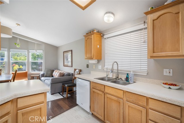 614 Rancho Oaks Drive, San Luis Obispo CA: https://media.crmls.org/medias/82207f57-a818-4642-8aa2-dda7ae491b22.jpg