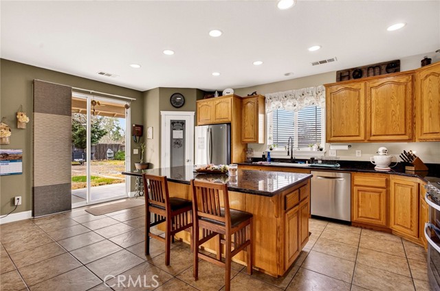 Detail Gallery Image 8 of 41 For 1899 1st, Corning,  CA 96021 - 4 Beds | 2 Baths