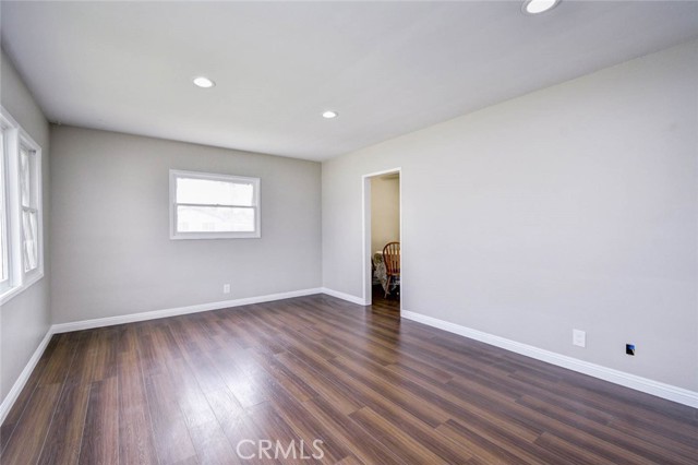 538 S Raitt Street, Santa Ana CA: https://media.crmls.org/medias/8221cf50-5fc0-41fb-a595-72985998dec1.jpg