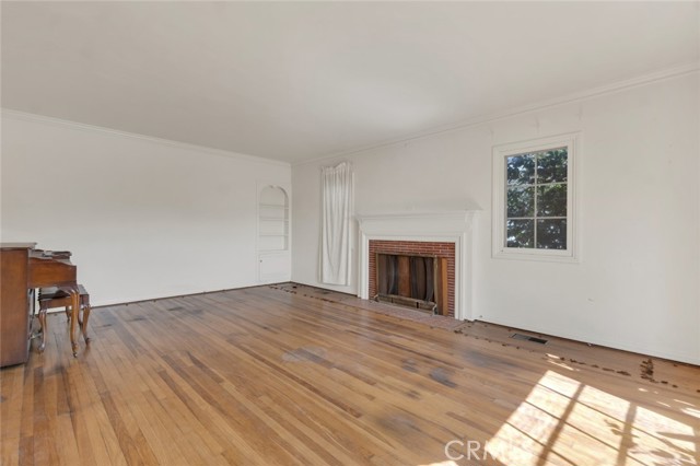 311 N Del Mar Avenue, San Gabriel CA: https://media.crmls.org/medias/8221cf85-e7cd-484e-84b1-05a6e31284b2.jpg