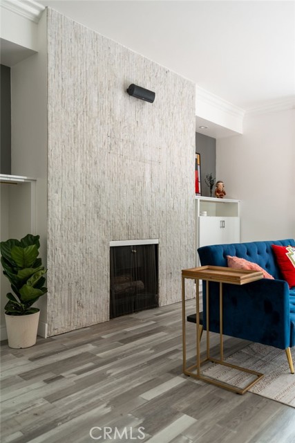 Detail Gallery Image 2 of 36 For 1277 S S Beverly Glen Blvd #107, Los Angeles,  CA 90024 - 2 Beds | 2 Baths