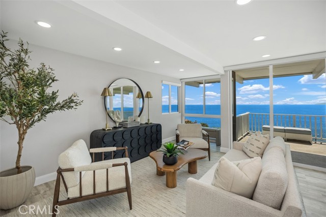 32091 Virginia Way, Laguna Beach CA: https://media.crmls.org/medias/822285ce-26ec-4424-a2fa-4c0afc213fe1.jpg