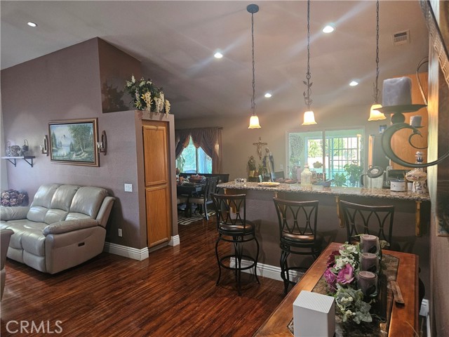 3320 Kipper Court, Lancaster CA: https://media.crmls.org/medias/8222ce93-d34d-4815-850f-09da46e015c6.jpg