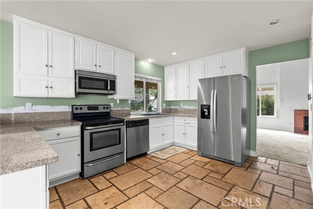 Detail Gallery Image 12 of 27 For 1853 1853 Hillary Ct, Simi Valley,  CA 93065 - 3 Beds | 2 Baths