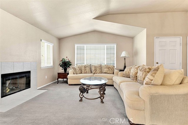 Detail Gallery Image 6 of 30 For 17635 Electra Dr, Victorville,  CA 92395 - 3 Beds | 2 Baths