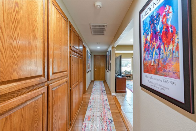 Detail Gallery Image 28 of 67 For 2205 N Palm Way, Upland,  CA 91784 - 4 Beds | 2/1 Baths
