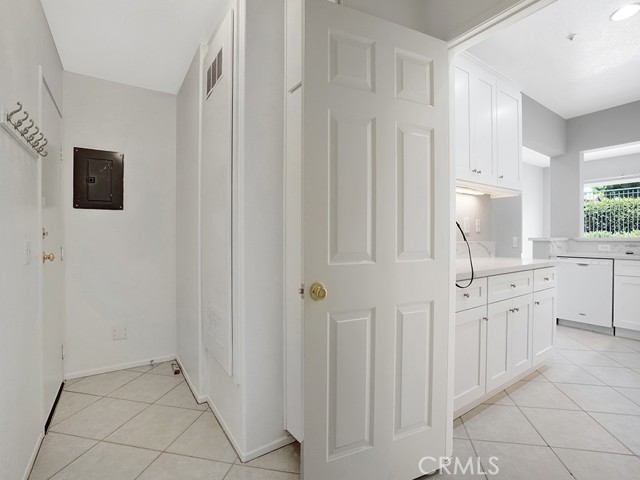 8223c8c5 7aca 4c1b 9fce 26cba203385a