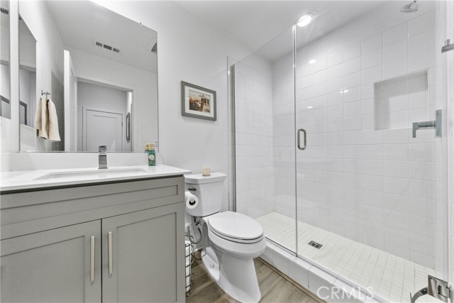 Detail Gallery Image 10 of 29 For 2560 Valentina Way #2,  Commerce,  CA 90040 - 3 Beds | 3 Baths