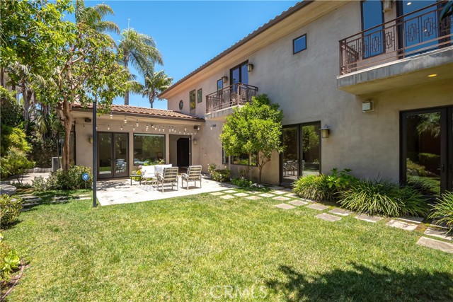 207 S. Redondo Ave, Manhattan Beach, California 90266, 5 Bedrooms Bedrooms, ,5 BathroomsBathrooms,Residential,Sold,S. Redondo Ave,SB22136614