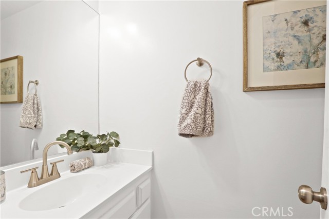 Detail Gallery Image 12 of 25 For 720 W 4th St #111,  Long Beach,  CA 90802 - 1 Beds | 1/1 Baths