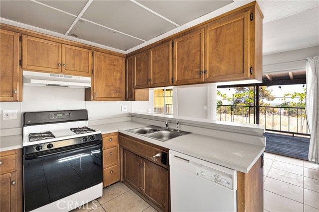 555 Mesquite Road, Pinon Hills CA: https://media.crmls.org/medias/822548ff-23aa-4cdd-a38e-0fea10c26061.jpg