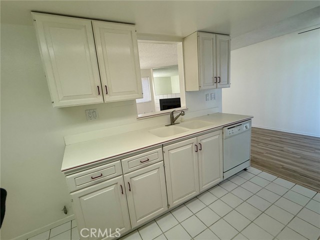 Detail Gallery Image 6 of 12 For 605 Redondo Avenue #206,  Long Beach,  CA 90814 - 1 Beds | 1/1 Baths