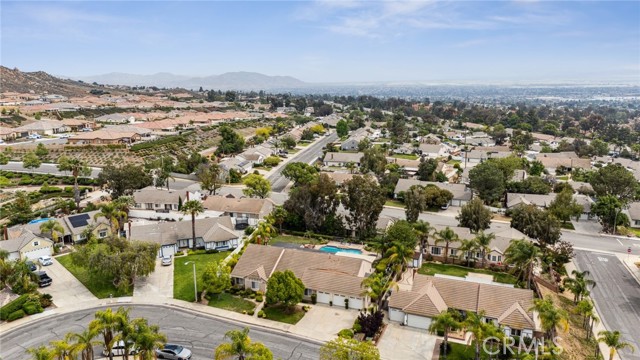 24805 Morning Mist Drive, Moreno Valley CA: https://media.crmls.org/medias/82274236-0ff9-4a9f-ab9f-e5f0fec4d861.jpg