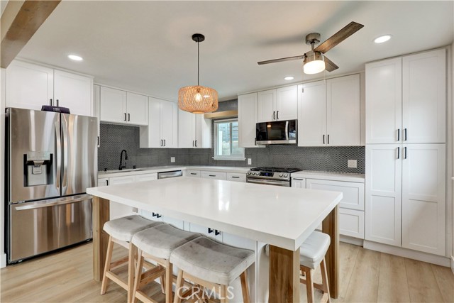 Front Image Thumbnail for CROC26070094