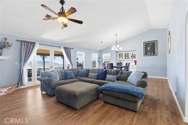 Detail Gallery Image 7 of 45 For 27100 Barkes Way, Tehachapi,  CA 93561 - 3 Beds | 2/1 Baths