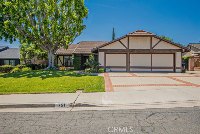751 Santa Fe Court, San Dimas CA: https://media.crmls.org/medias/8227ff1a-5fef-4af8-8f7a-47f5de253a0e.jpg