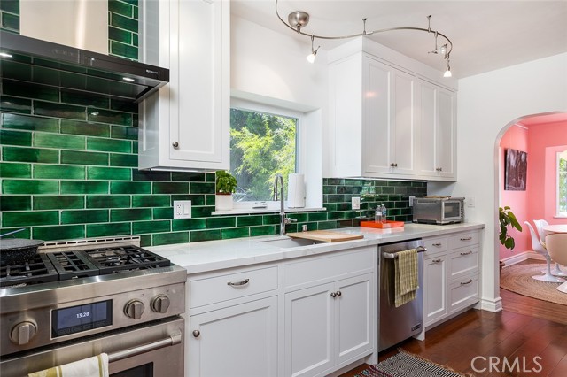 10522 Fernglen Avenue, Tujunga CA: https://media.crmls.org/medias/82280eb7-a634-4270-870a-391d0e5beb0e.jpg