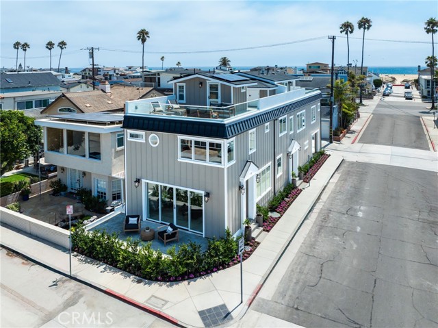 825 W Bay Avenue, Newport Beach CA: https://media.crmls.org/medias/8228558c-9fa8-4bf5-8c21-d0f5c431bc46.jpg