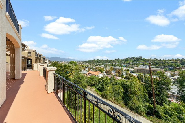 928 Kingsford Street, Monterey Park CA: https://media.crmls.org/medias/82289324-4f2c-4c80-b485-af2be397b0e0.jpg