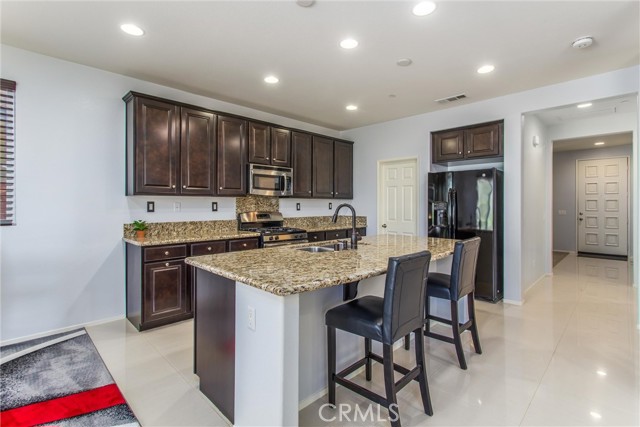 Detail Gallery Image 9 of 57 For 38276 Divot Dr, Beaumont,  CA 92223 - 4 Beds | 2/1 Baths