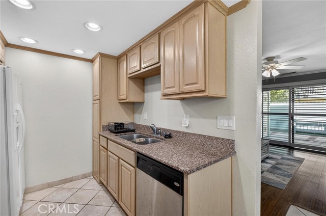 Detail Gallery Image 20 of 35 For 20545 S Vermont Ave #3,  Torrance,  CA 90502 - 1 Beds | 1 Baths