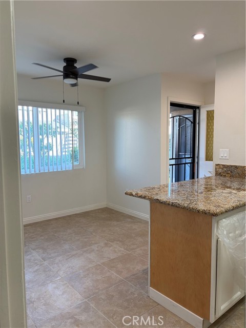 Detail Gallery Image 7 of 14 For 7112 Heil, Huntington Beach,  CA 92647 - 2 Beds | 2 Baths