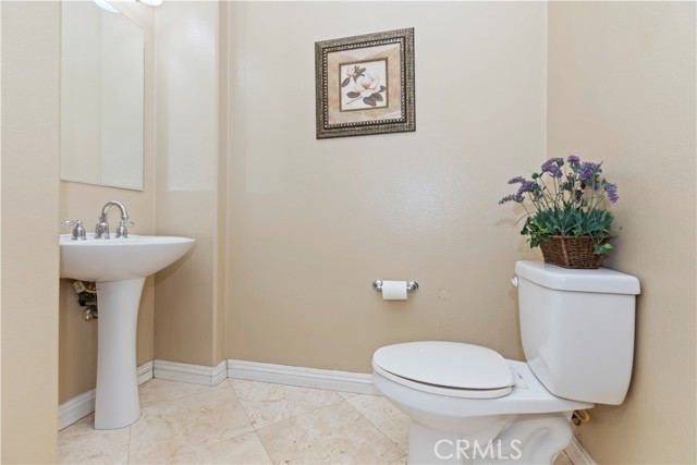 Image 10 of 56 For 15487 Skyridge Drive