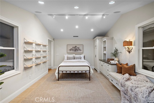 Image 36 of 74 For 15 Vernon  