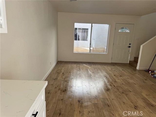 Detail Gallery Image 4 of 16 For 8800 Burnet Ave #15,  North Hills,  CA 91343 - 5 Beds | 3 Baths