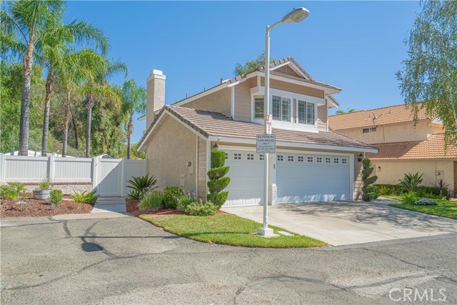Detail Gallery Image 3 of 65 For 20019 Nutcracker Ct, Canyon Country,  CA 91351 - 4 Beds | 2/1 Baths