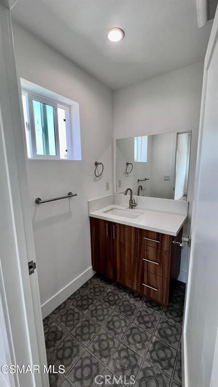 Detail Gallery Image 12 of 32 For 5635 Klump Ave #1/2,  North Hollywood,  CA 91601 - 3 Beds | 3/1 Baths