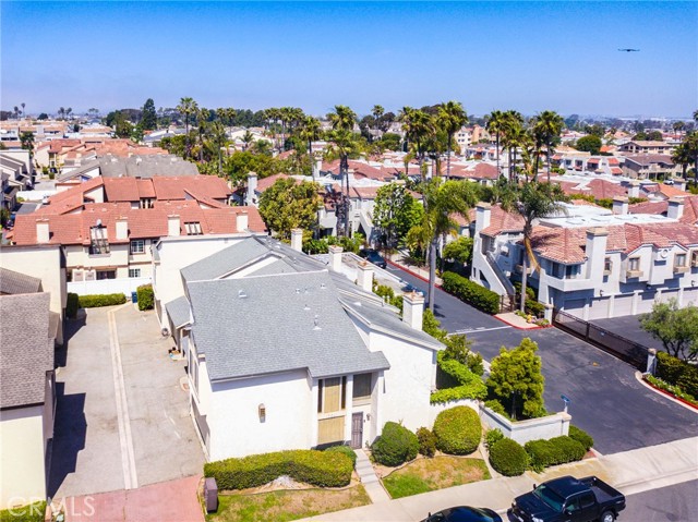 Detail Gallery Image 3 of 25 For 17081 Green Ln, Huntington Beach,  CA 92649 - – Beds | – Baths