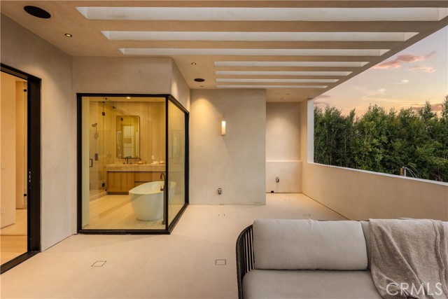 4724 Lemona Avenue, Sherman Oaks CA: https://media.crmls.org/medias/822cbc49-cc1b-469e-8e82-37f00ad5d86c.jpg