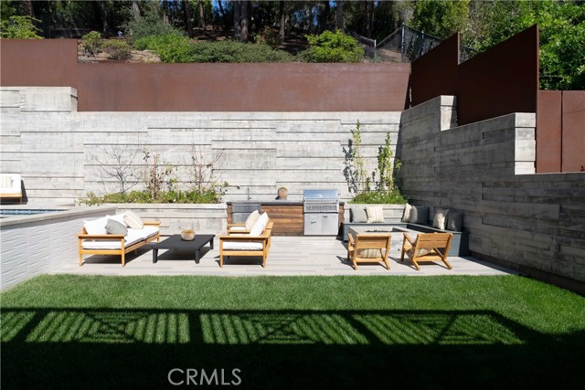 Detail Gallery Image 26 of 59 For 2520 La Condesa Dr, Los Angeles,  CA 90049 - 5 Beds | 6 Baths