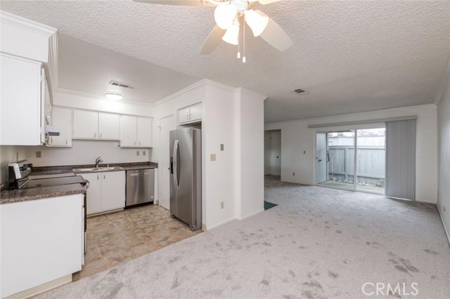 Detail Gallery Image 4 of 42 For 4504 N Valentine Ave #132,  Fresno,  CA 93722 - 1 Beds | 1 Baths