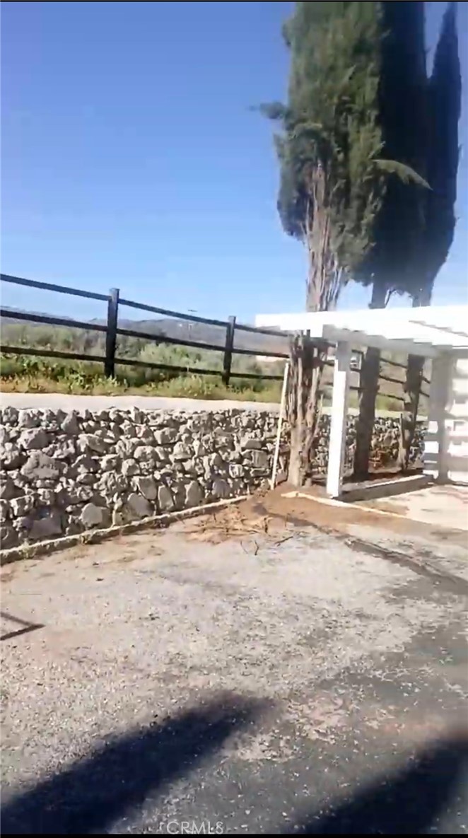 https://media.crmls.org/medias/822d7d11-7471-48df-b535-33fd2350eaf7.jpg?preset=X-Large