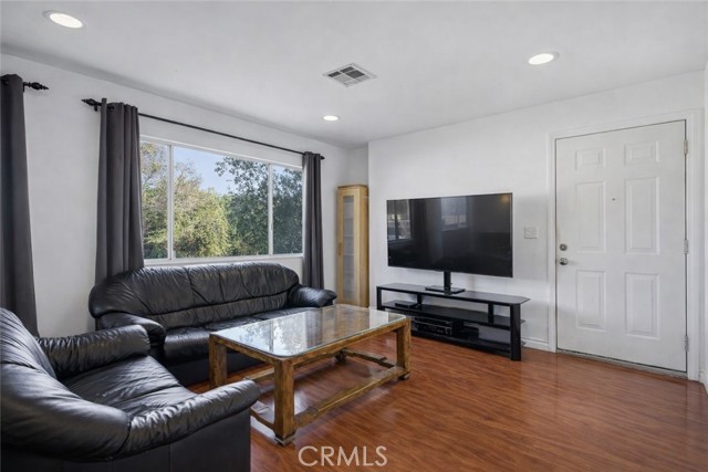 Detail Gallery Image 3 of 21 For 23777 Mulholland Hwy #203,  Calabasas,  CA 91302 - 3 Beds | 2 Baths