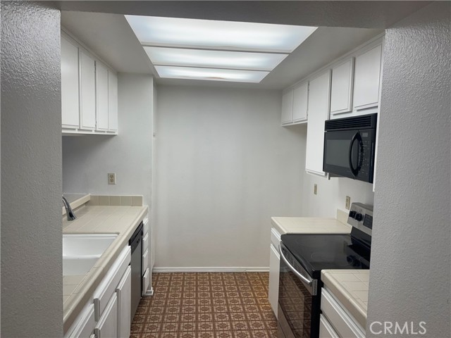 600 W 9th Street, Los Angeles CA: https://media.crmls.org/medias/822de72d-eca5-493a-b877-0d541d323b64.jpg