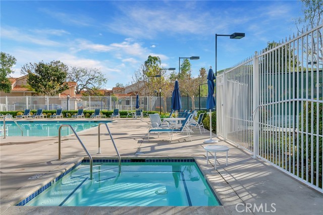 Detail Gallery Image 28 of 43 For 4827 Matteo, Oak Park,  CA 91377 - 3 Beds | 3 Baths