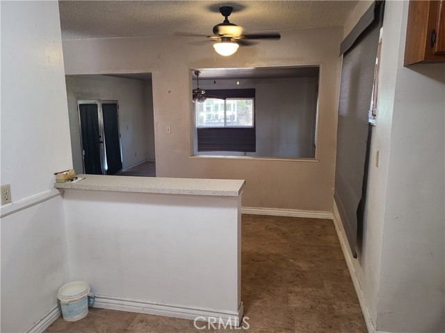 7938 Chantry Avenue, Fontana CA: https://media.crmls.org/medias/822f16a8-cabe-4cbf-a8d4-a2b541a5ab24.jpg