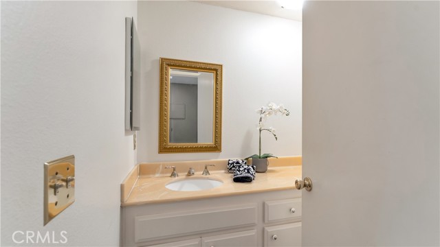 Detail Gallery Image 28 of 39 For 95 Lakeshore #51,  Irvine,  CA 92604 - 2 Beds | 2/1 Baths
