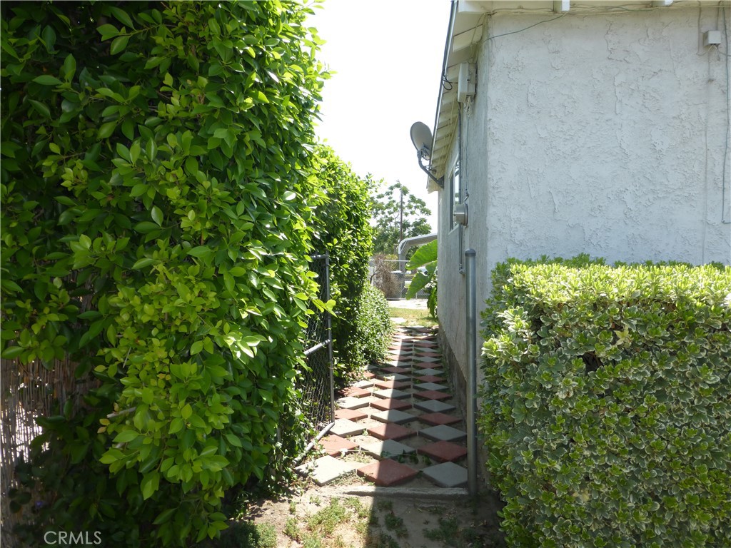 https://media.crmls.org/medias/82308db2-bc06-4c94-b051-dd5d9523a55f.jpg?preset=X-Large