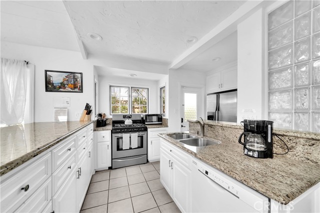 Detail Gallery Image 16 of 44 For 2711 Seaview Ave, Corona Del Mar,  CA 92625 - – Beds | – Baths