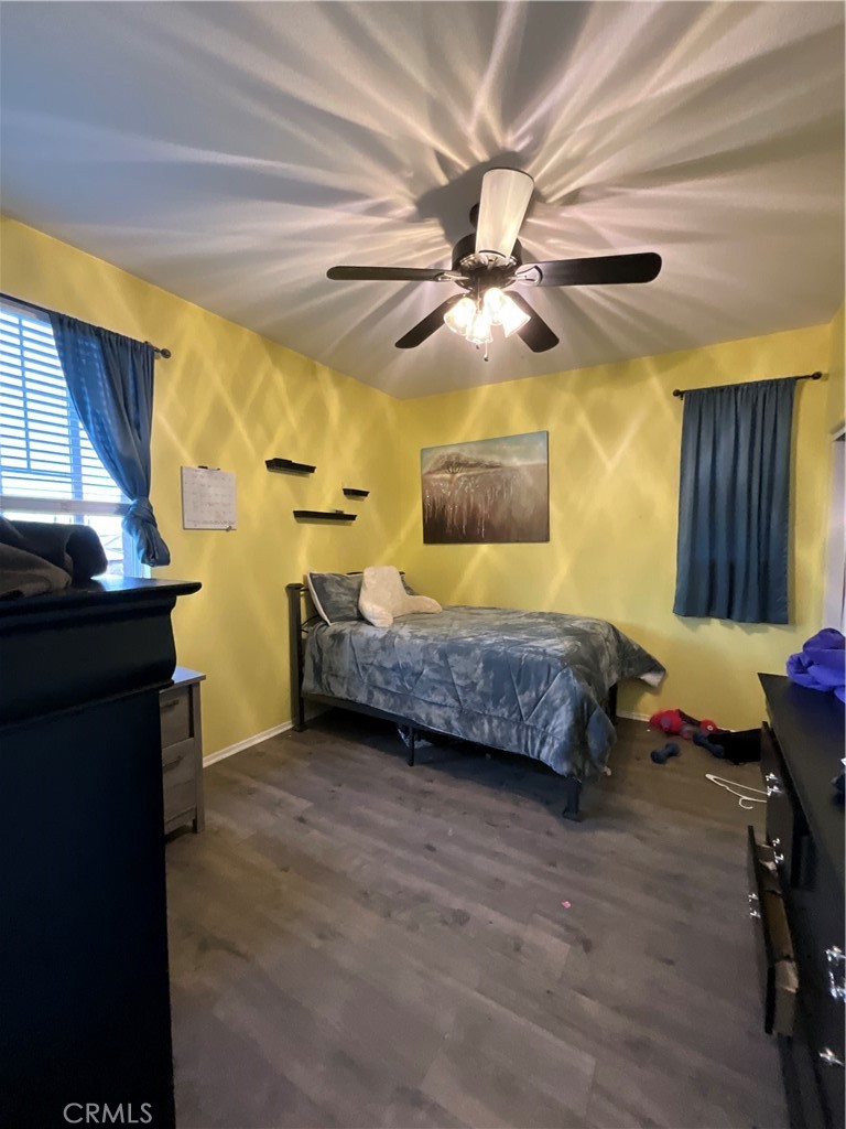 https://media.crmls.org/medias/82310116-5e5c-4c16-bd4e-3790b0f18b5e.jpg?preset=X-Large