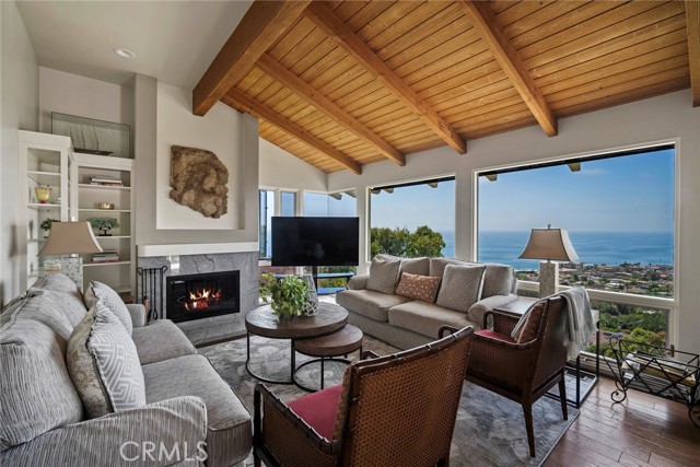 Detail Gallery Image 19 of 56 For 2108 Crestview Dr, Laguna Beach,  CA 92651 - 3 Beds | 2 Baths