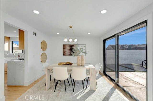 Detail Gallery Image 12 of 49 For 21211 Binghampton Cir, Huntington Beach,  CA 92646 - 4 Beds | 3 Baths