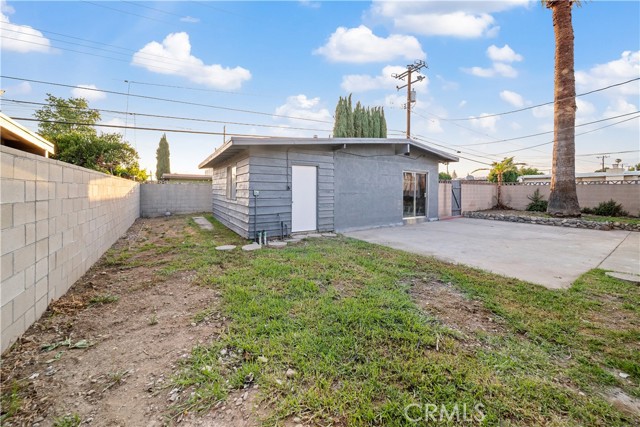 957 N Jasmine Avenue, Ontario CA: https://media.crmls.org/medias/82316581-aac4-4fc0-ba20-c333b60c66a5.jpg