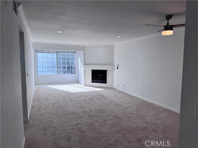 Detail Gallery Image 2 of 17 For 5515 Canoga Ave #221,  Woodland Hills,  CA 91367 - 2 Beds | 2 Baths