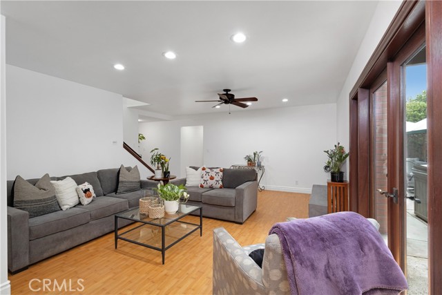 Detail Gallery Image 8 of 36 For 1956 Flamingo Dr, Costa Mesa,  CA 92626 - 4 Beds | 3 Baths